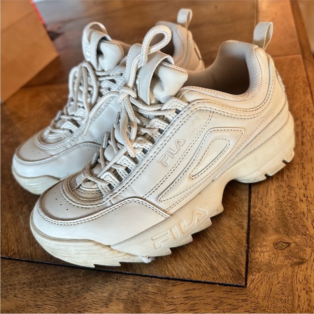 Fila Disrupter 2 Sneakers Size 6
